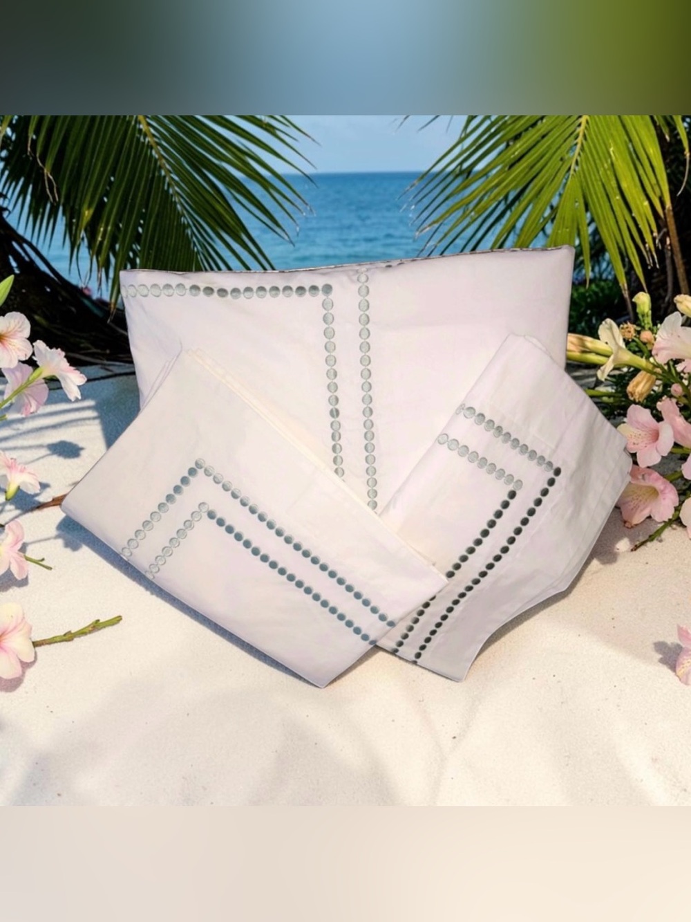Pottery Barn Full/Queen Sea Glass White Embroidered Dot Duvet Cover & 2 Shams